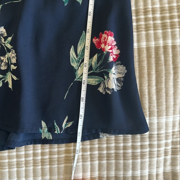 Banana Republic Floral Blouse - Picture 7 of 8
